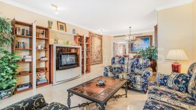 Apartamento en venta en Nueva Andalucia, Marbella