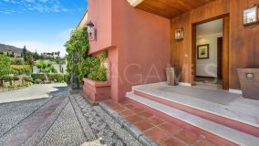 Chalet for sale in Nueva Andalucia, Marbella