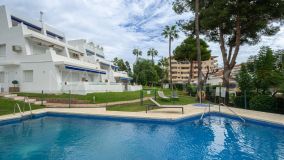 Apartamento en venta en Nueva Andalucia, Marbella
