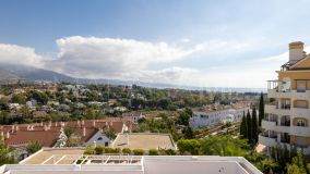 Apartamento en venta en Nueva Andalucia, Marbella