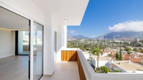 Apartamento en venta en Nueva Andalucia, Marbella