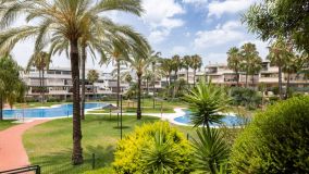 Apartamento en venta en Nueva Andalucia, Marbella