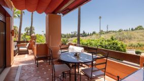 Apartamento en venta en Nueva Andalucia, Marbella