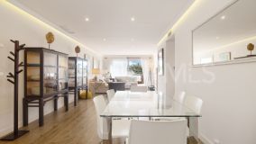 Apartamento en venta en Benahavis
