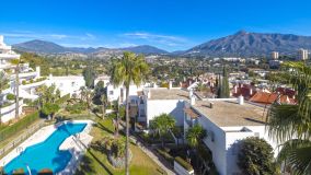 Apartamento en venta en Nueva Andalucia, Marbella