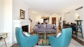 Apartamento en venta en Benahavis