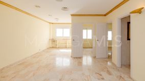 Kommersiella Lokaler for sale in Marbella - Puerto Banus