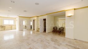 Kommersiella Lokaler for sale in Marbella - Puerto Banus