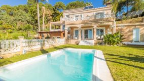 Villa for sale in Estepona Est