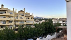 Apartment for sale in Estepona, 250,000 €