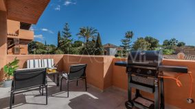 Apartment for sale in El Paraiso Playa, Estepona East