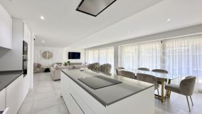 Markplanslägenhet for sale in Oasis325, Estepona Öst
