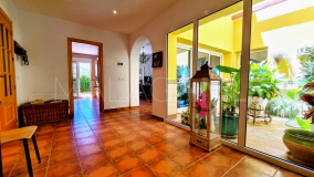 Maison for sale in La Duquesa, Manilva