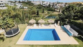 Villa for sale in La Resina Golf, Estepona East