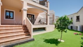 House for sale in El Paraiso, Estepona East