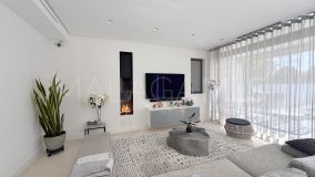 Villa for sale in Los Naranjos Golf, Nueva Andalucia