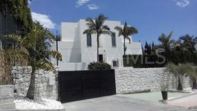 Villa en venta en Nueva Andalucia, Marbella