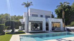 Villa en venta en Nueva Andalucia, Marbella