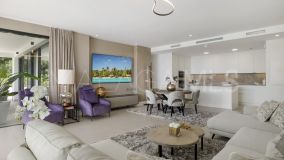Apartamento Planta Baja en venta en Aqualina, Benahavis