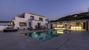 Villa for sale in Casares