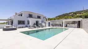 Villa for sale in Casares