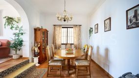 Villa for sale in Buenas Noches, Estepona Ouest