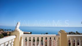 Villa for sale in Buenas Noches, Estepona West