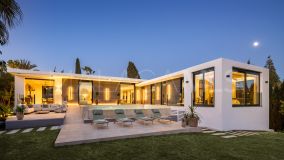 Villa en venta en Parcelas del Golf, Nueva Andalucia
