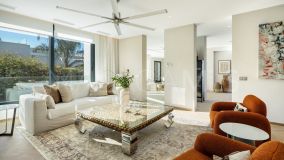 Villa en venta en Parcelas del Golf, Nueva Andalucia