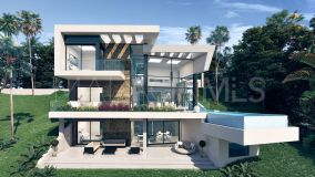 Villa for sale in Estepona
