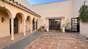 Villa for sale in Estepona