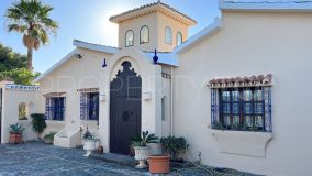 Villa for sale in Estepona