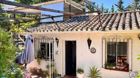 For sale 2 bedrooms villa in Estepona