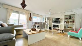 Town house for sale in Estepona with 5 bedrooms