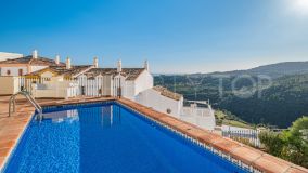 Tranquil Southwest-Oriented Villa with 24-Hour Security for Sale in Benahavis