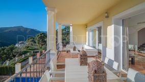 4 bedrooms villa for sale in Benahavis