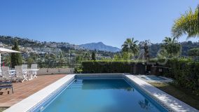 Villa for sale in Los Arqueros, Benahavis