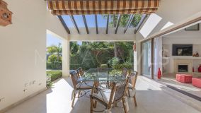 Villa zu verkaufen in Los Arqueros, Benahavis