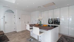Lägenhet for sale in Jardines Colgantes, Marbella Golden Mile