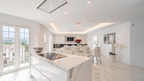 Radhus for sale in Aloha Pueblo, Nueva Andalucia