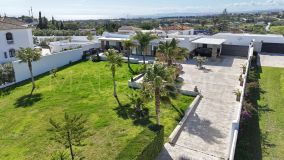 Finca for sale in Estepona