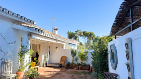 Semi Detached House for sale in El Saladillo, Estepona East