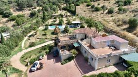 House for sale in Estepona
