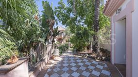 Finca for sale in Estepona