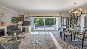 Villa en venta en El Rosario, Marbella Este