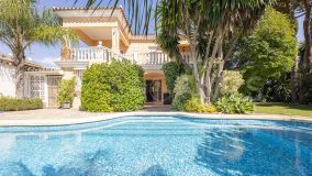 Hus i byn for sale in San Pedro de Alcantara
