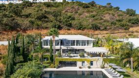 Villa for sale in La Mairena, Marbella Est