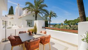 Apartamento en venta en Los Monteros, Marbella Este