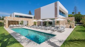 Villa for sale in San Pedro de Alcantara, 3,795,000 €