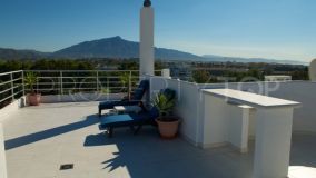 Penthouse for sale in Guadalmina Alta, 950,000 €